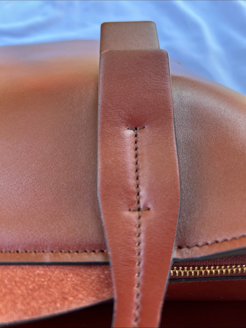 Chloé Brown Leather Tote with Gold 'C' Detail - Picture 11 of 14